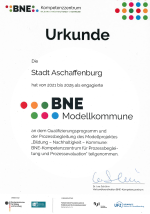  Stadt Aschaffenburg erhält Urkunde als „BNE-Modellkommune“