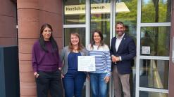  Die drei Initiatorinnen mit Landrat Dr. Alexander Legler
